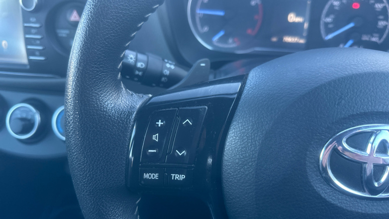 Toyota Yaris 1.5 VVT-i Icon 5dr CVT Petrol Hatchback